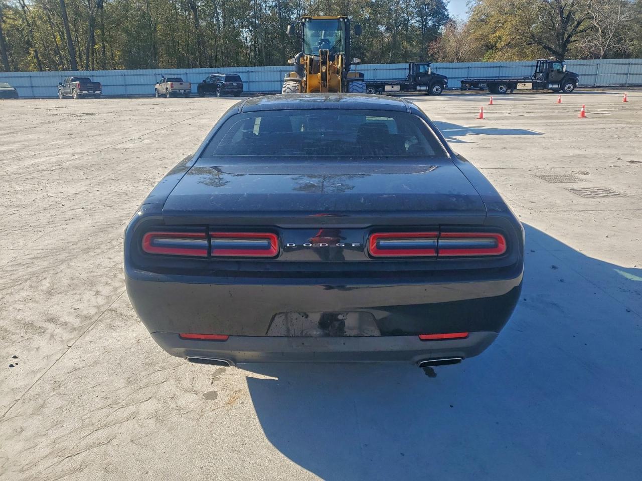 2016 DODGE CHALLENGER SXT photo 6