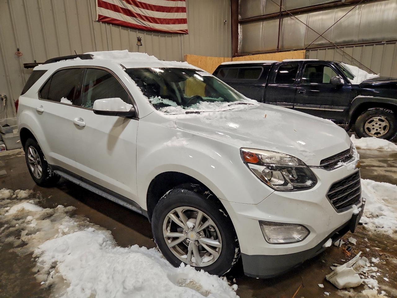 2017 CHEVROLET EQUINOX LT photo 4