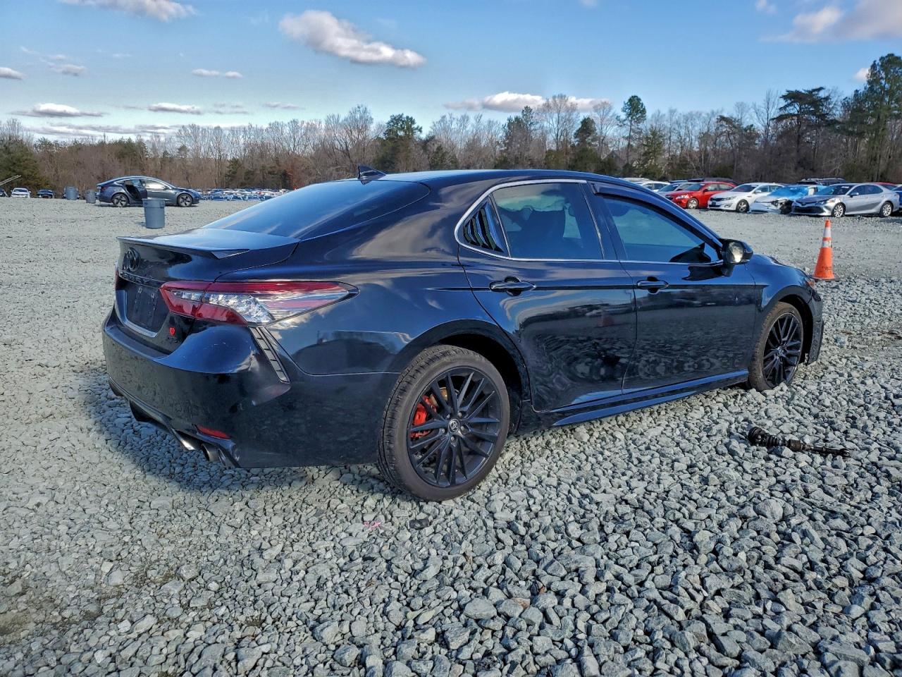 2022 TOYOTA CAMRY XSE photo 3