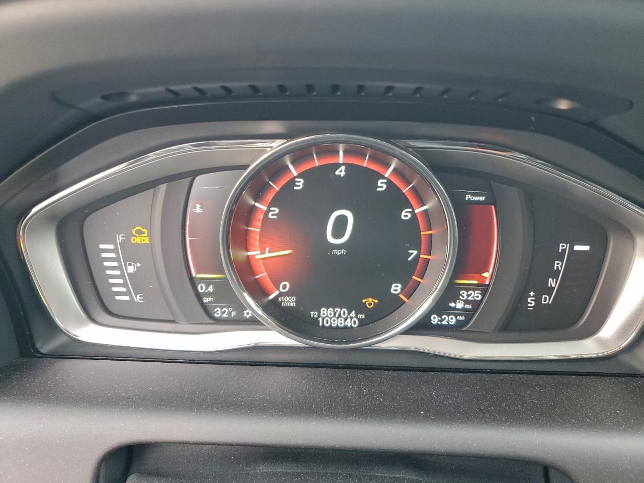 2017 VOLVO XC60 T6 DYNAMIC photo 9