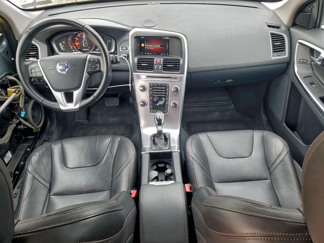 2017 VOLVO XC60 T6 DYNAMIC photo 8