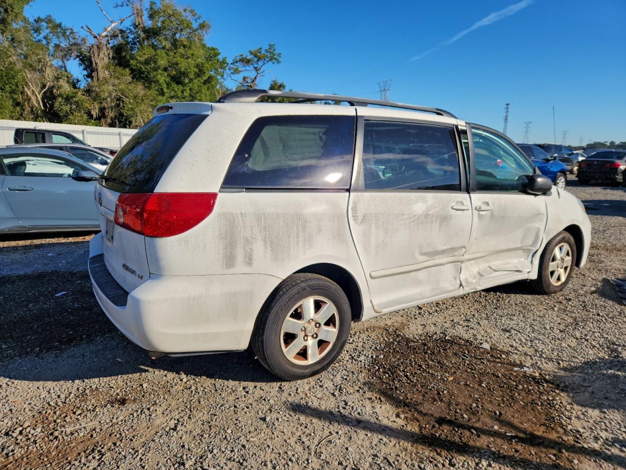 2008 TOYOTA SIENNA CE photo 3