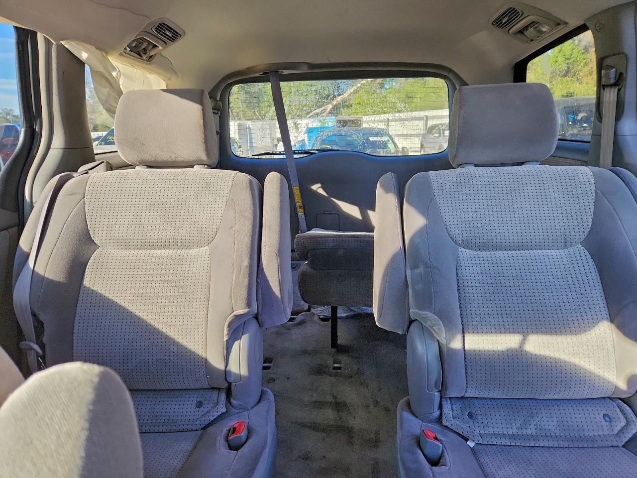 2008 TOYOTA SIENNA CE photo 10