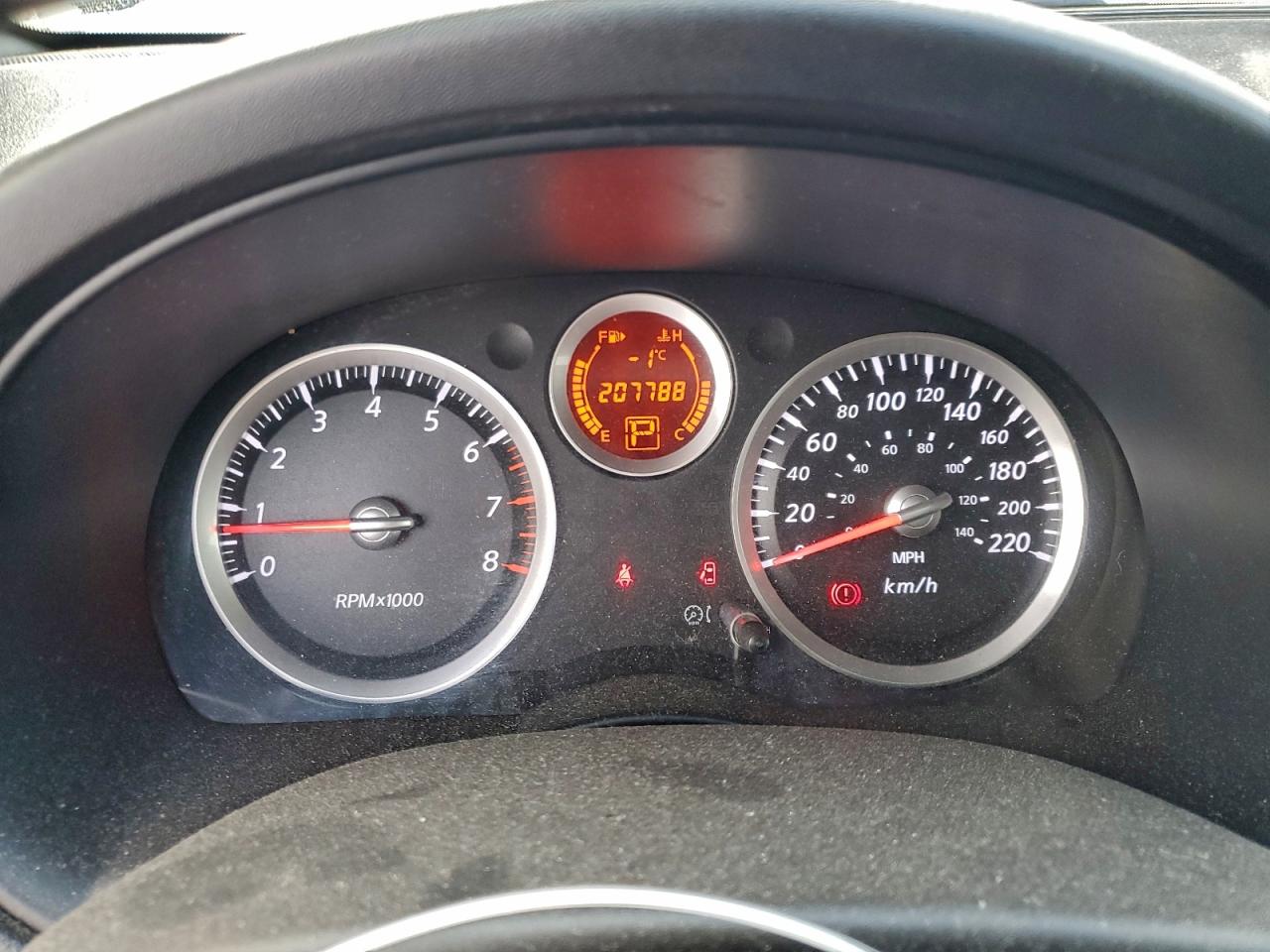 2011 NISSAN SENTRA SE-R photo 9