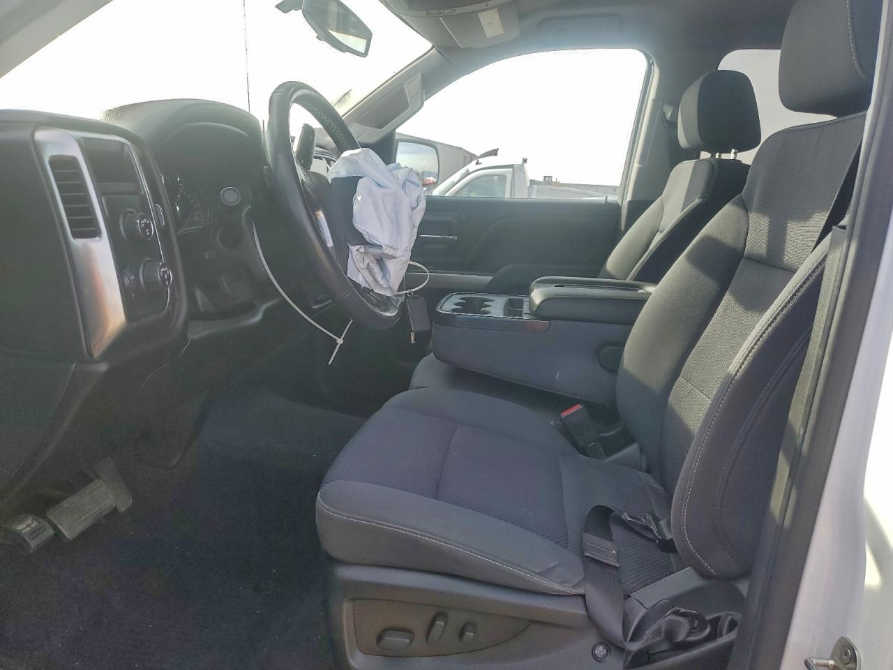 2018 CHEVROLET SILVERADO K1500 LT photo 7