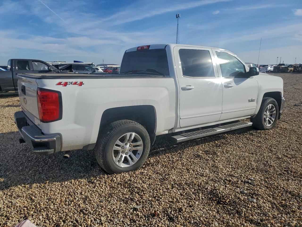 2018 CHEVROLET SILVERADO K1500 LT photo 3