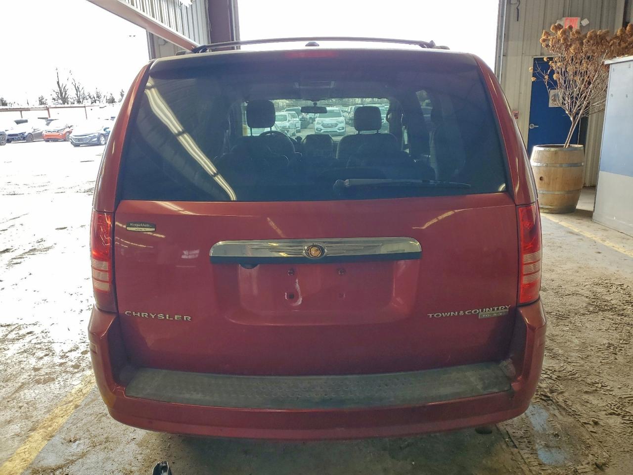 2010 CHRYSLER TOWN & COUNTRY TOURING photo 6