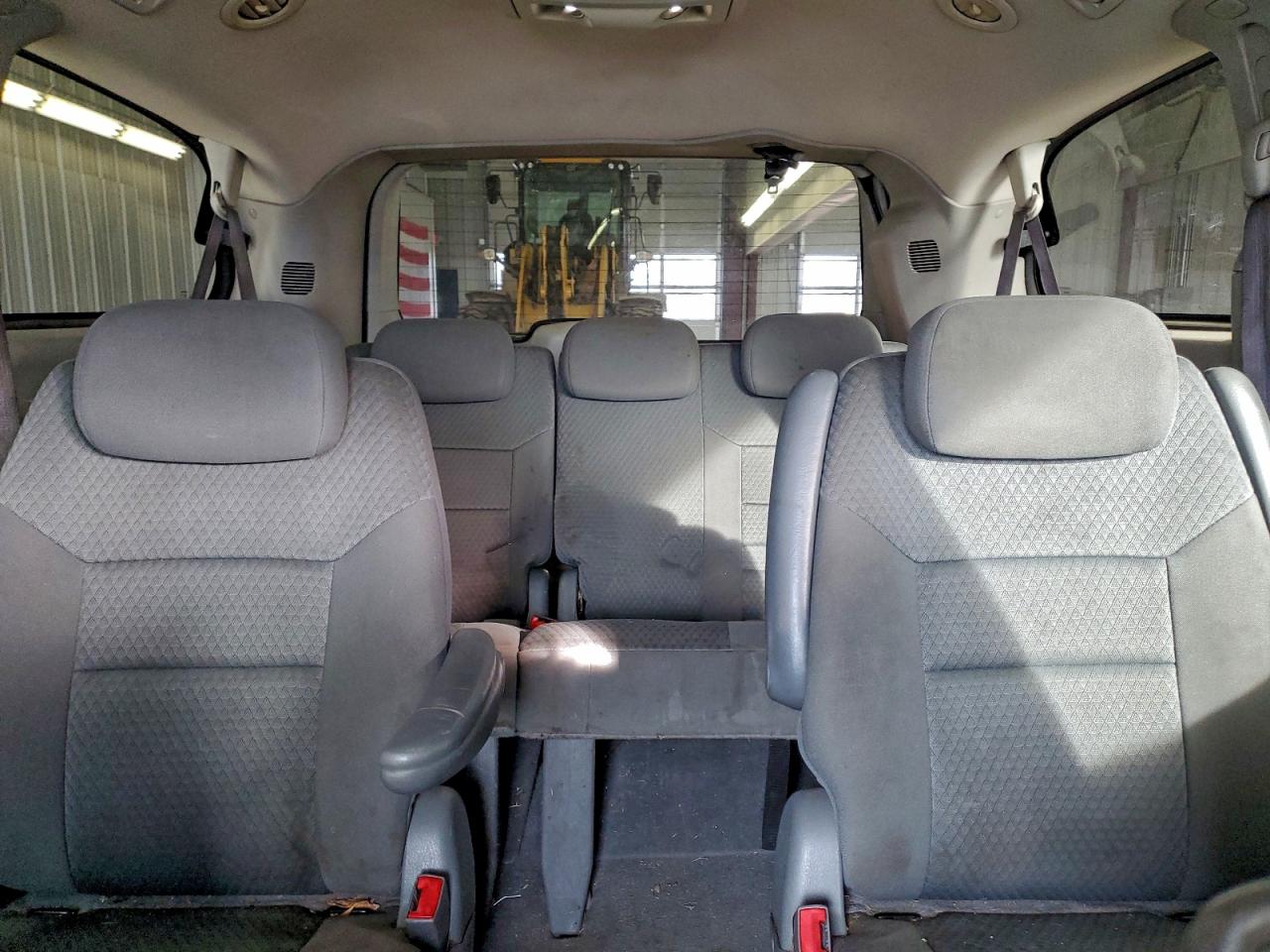 2010 CHRYSLER TOWN & COUNTRY TOURING photo 10