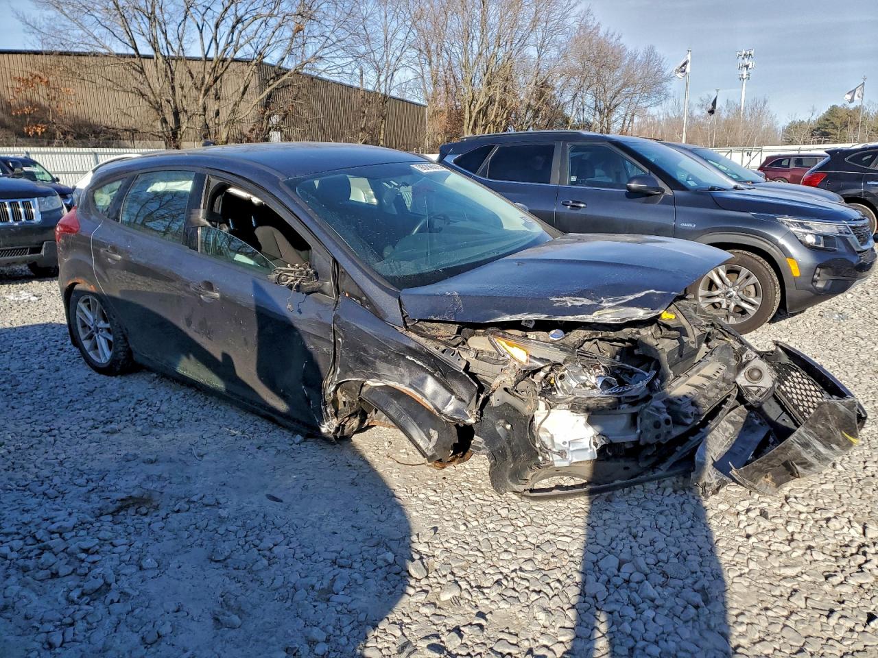 2017 FORD FOCUS SE photo 4