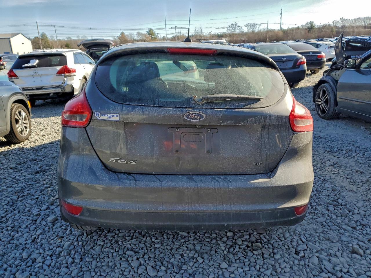 2017 FORD FOCUS SE photo 6