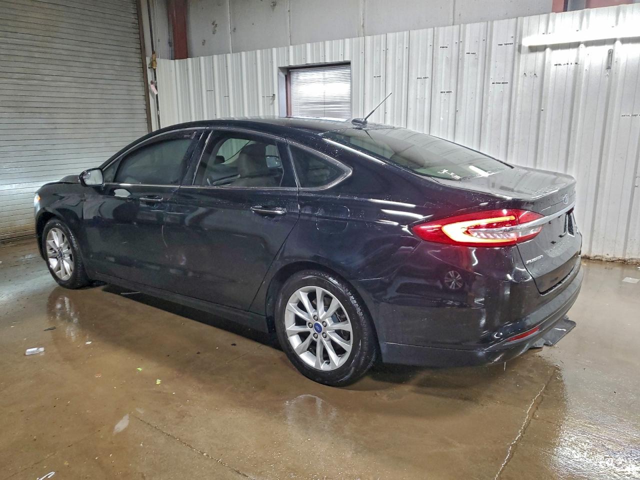 2017 FORD FUSION SE photo 2