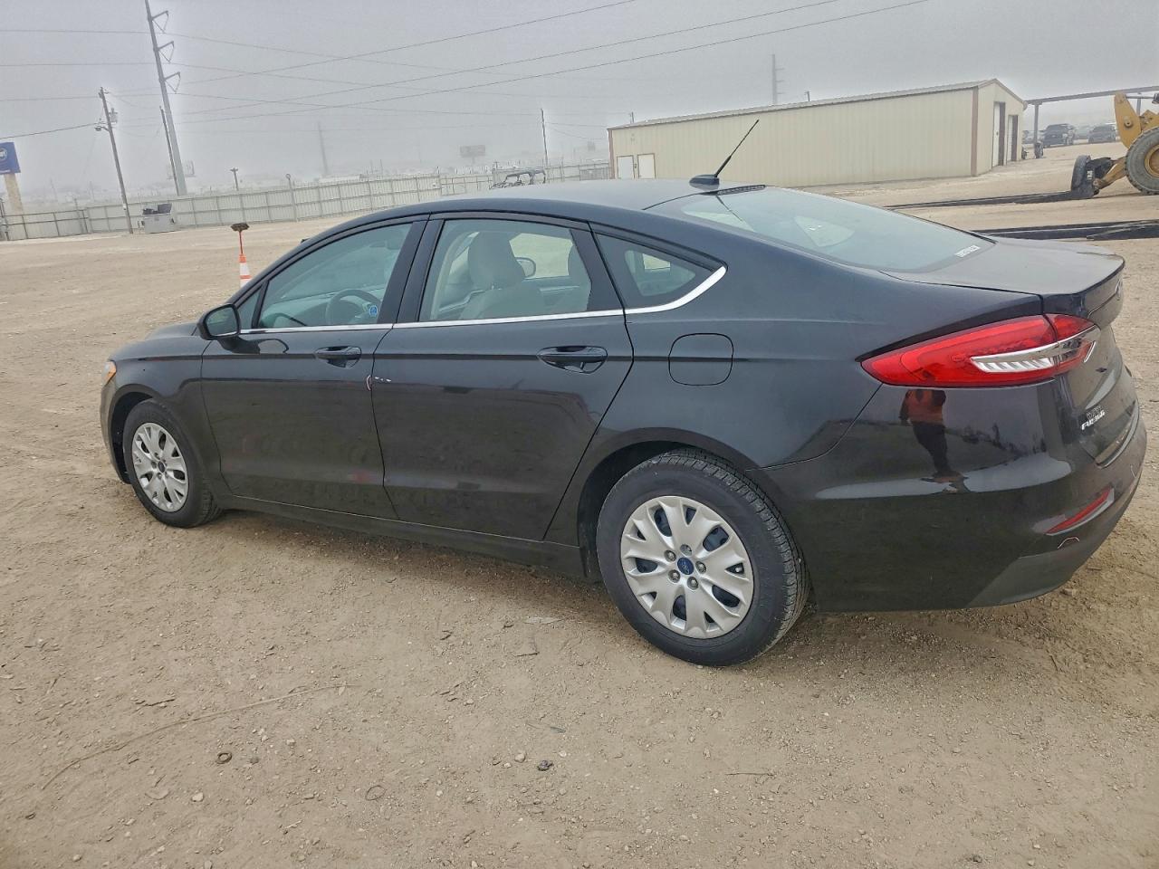 2019 FORD FUSION S photo 2