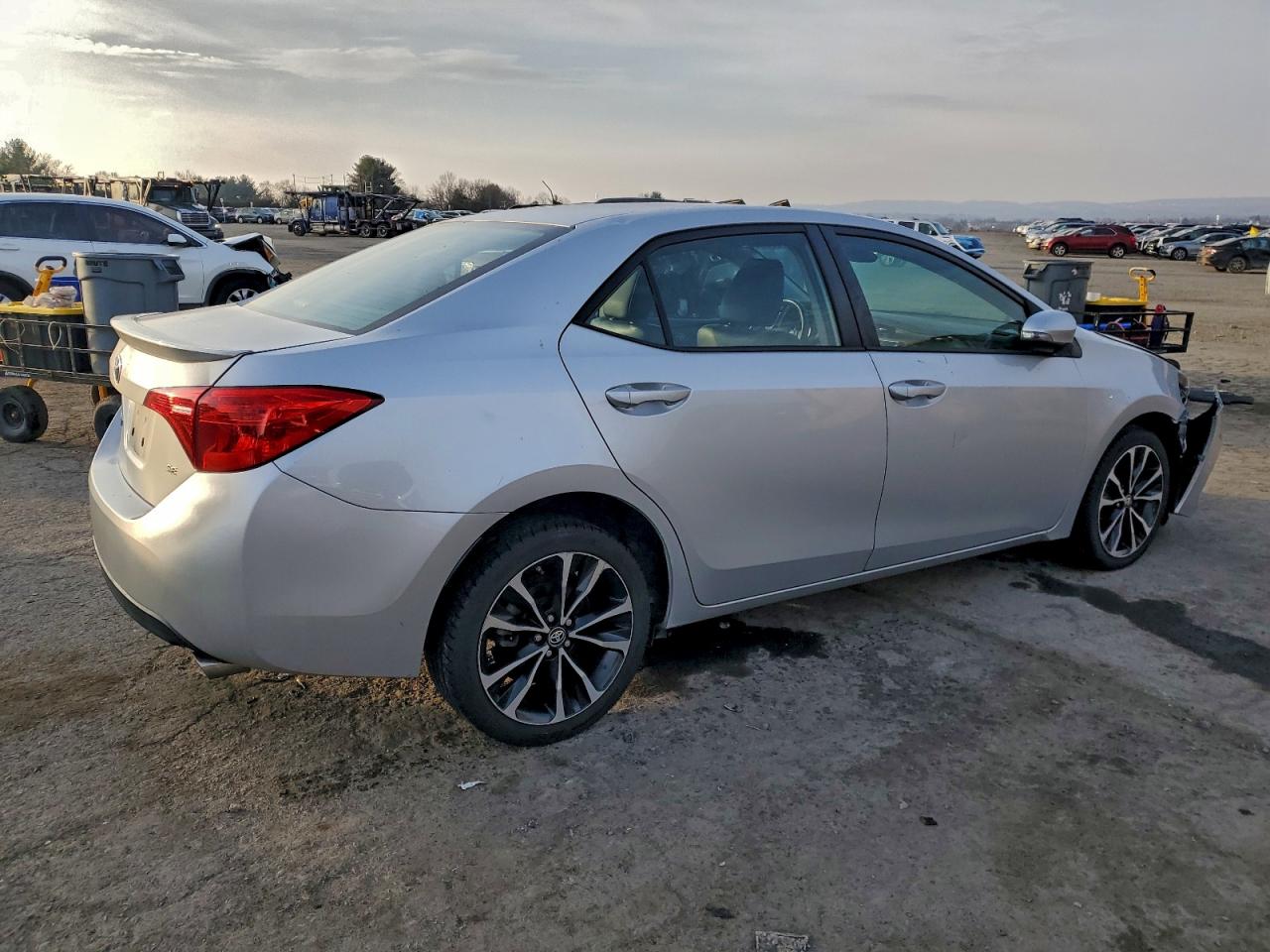 2017 TOYOTA COROLLA L photo 9