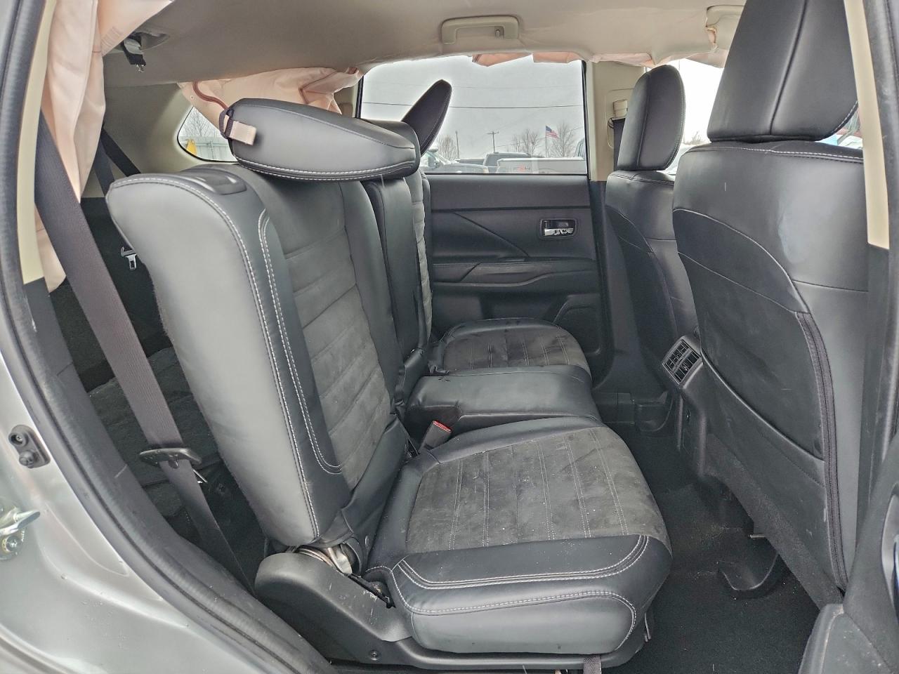 2019 MITSUBISHI OUTLANDER SE photo 21