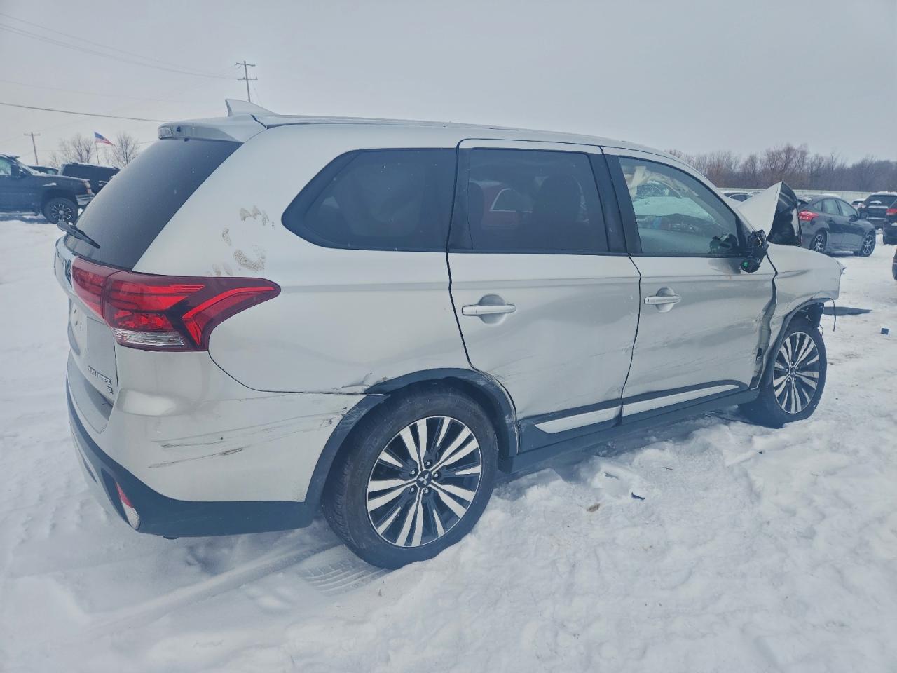 2019 MITSUBISHI OUTLANDER SE photo 5