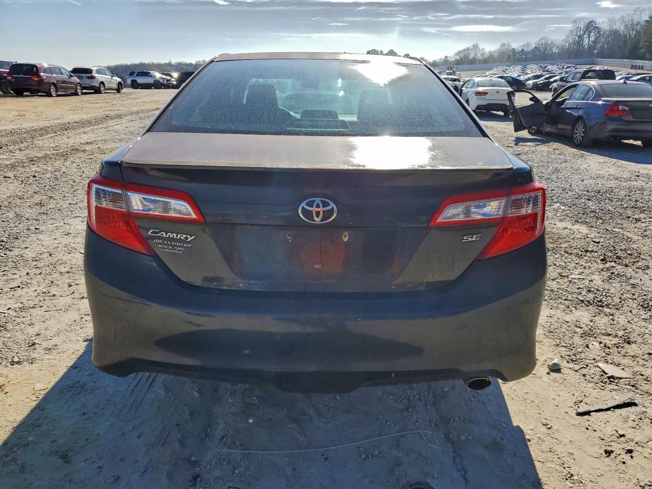 2014 TOYOTA CAMRY L photo 16