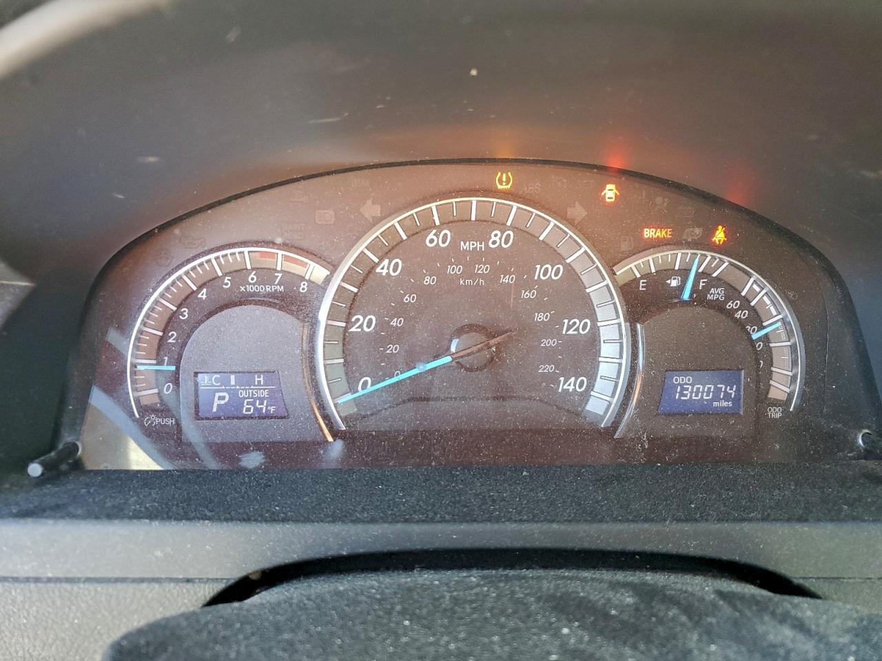 2014 TOYOTA CAMRY L photo 25