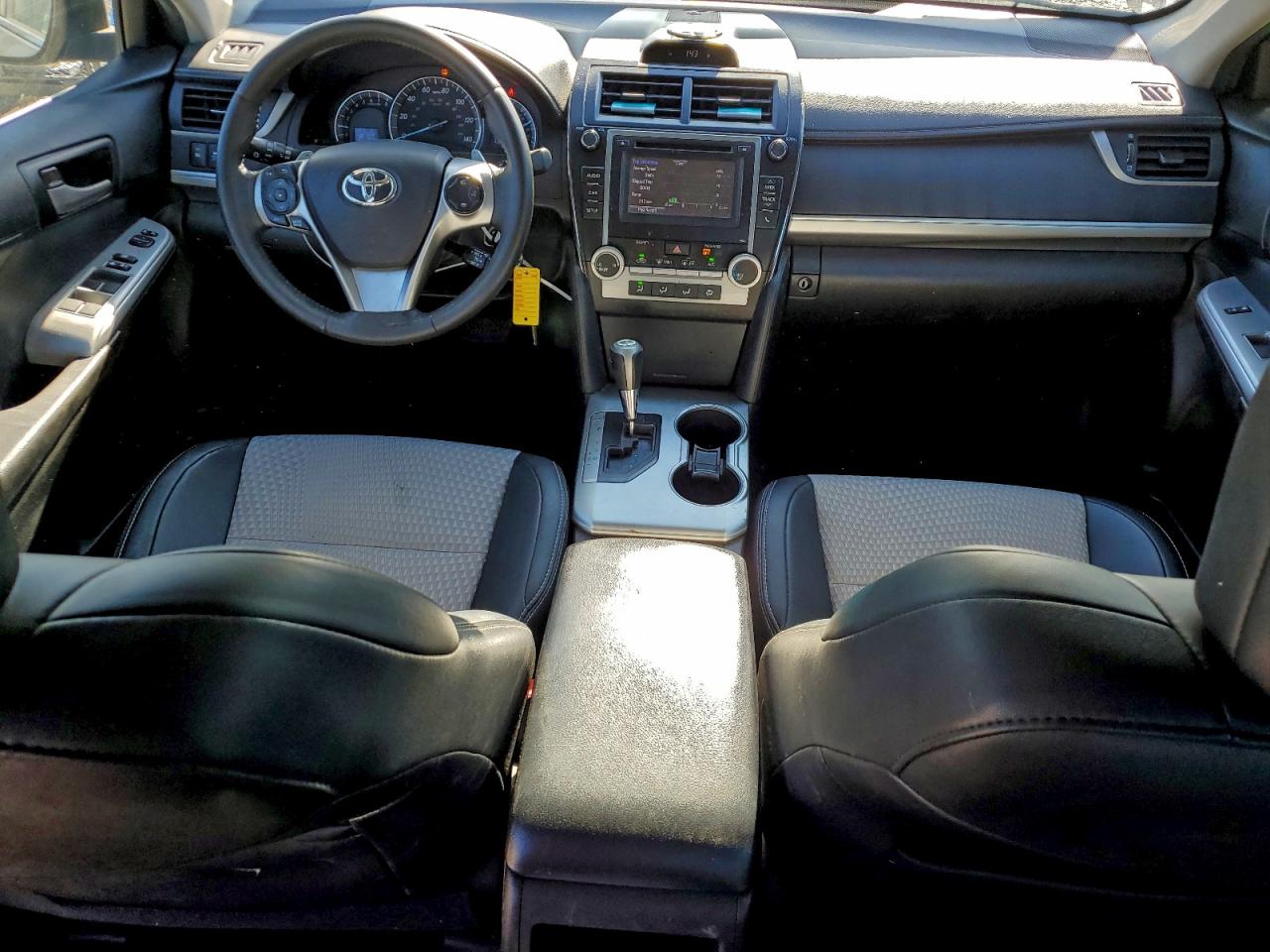 2014 TOYOTA CAMRY L photo 22