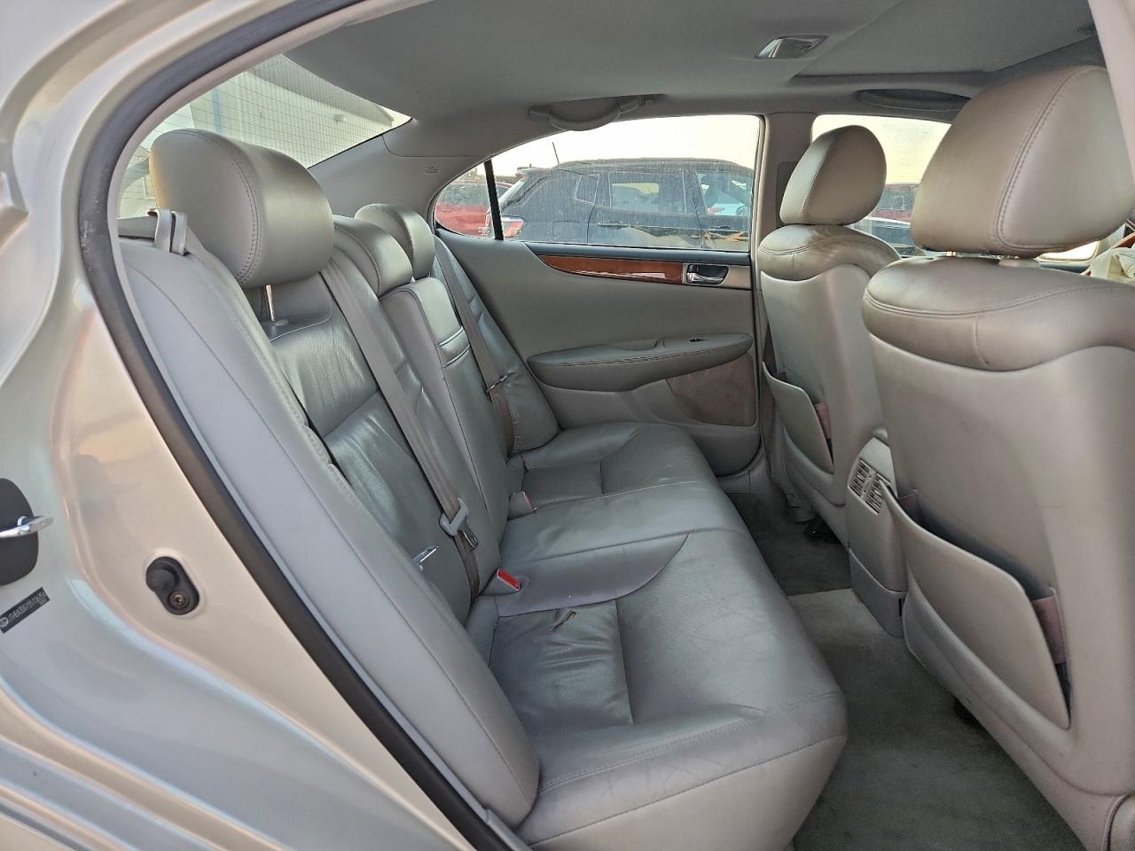2005 LEXUS ES 330 photo 10