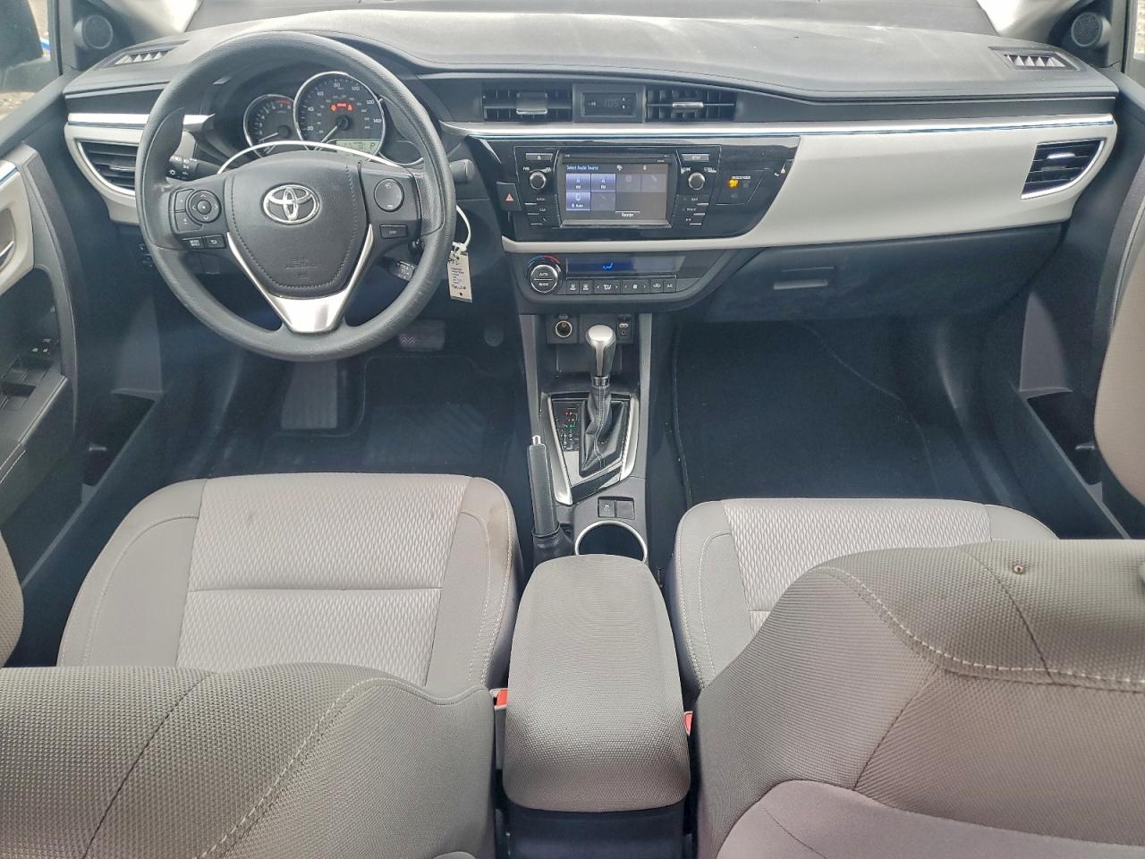 2015 TOYOTA COROLLA L photo 8