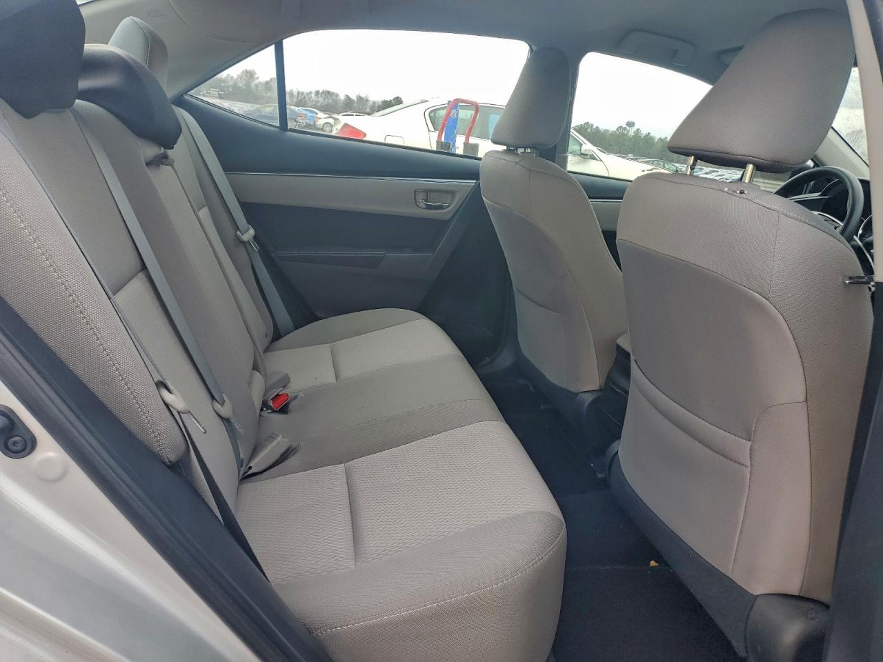 2015 TOYOTA COROLLA L photo 10