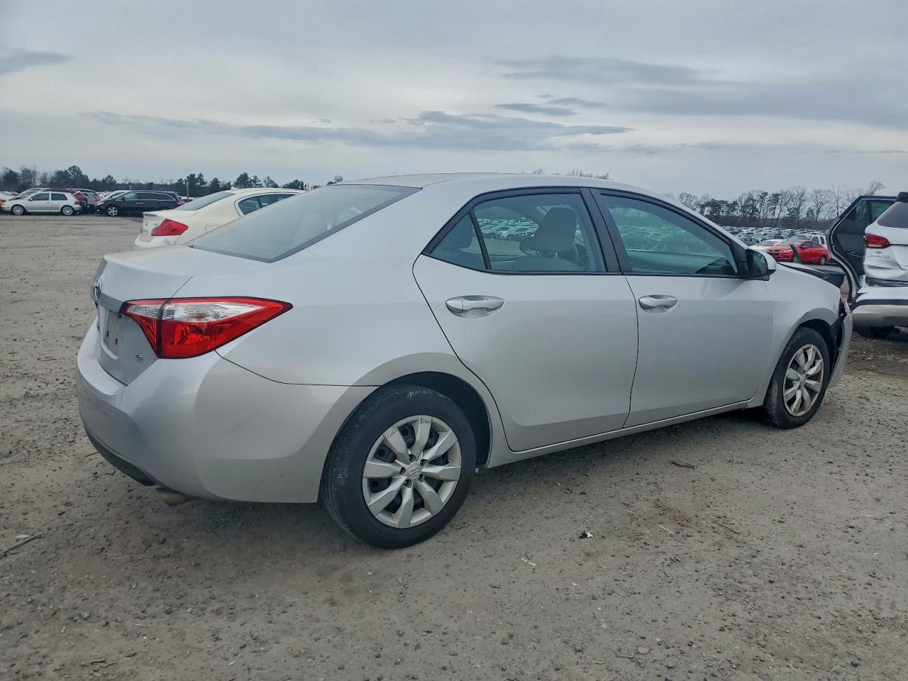 2015 TOYOTA COROLLA L photo 3