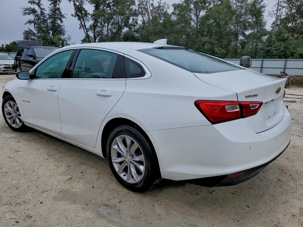 2025 CHEVROLET MALIBU LT photo 2