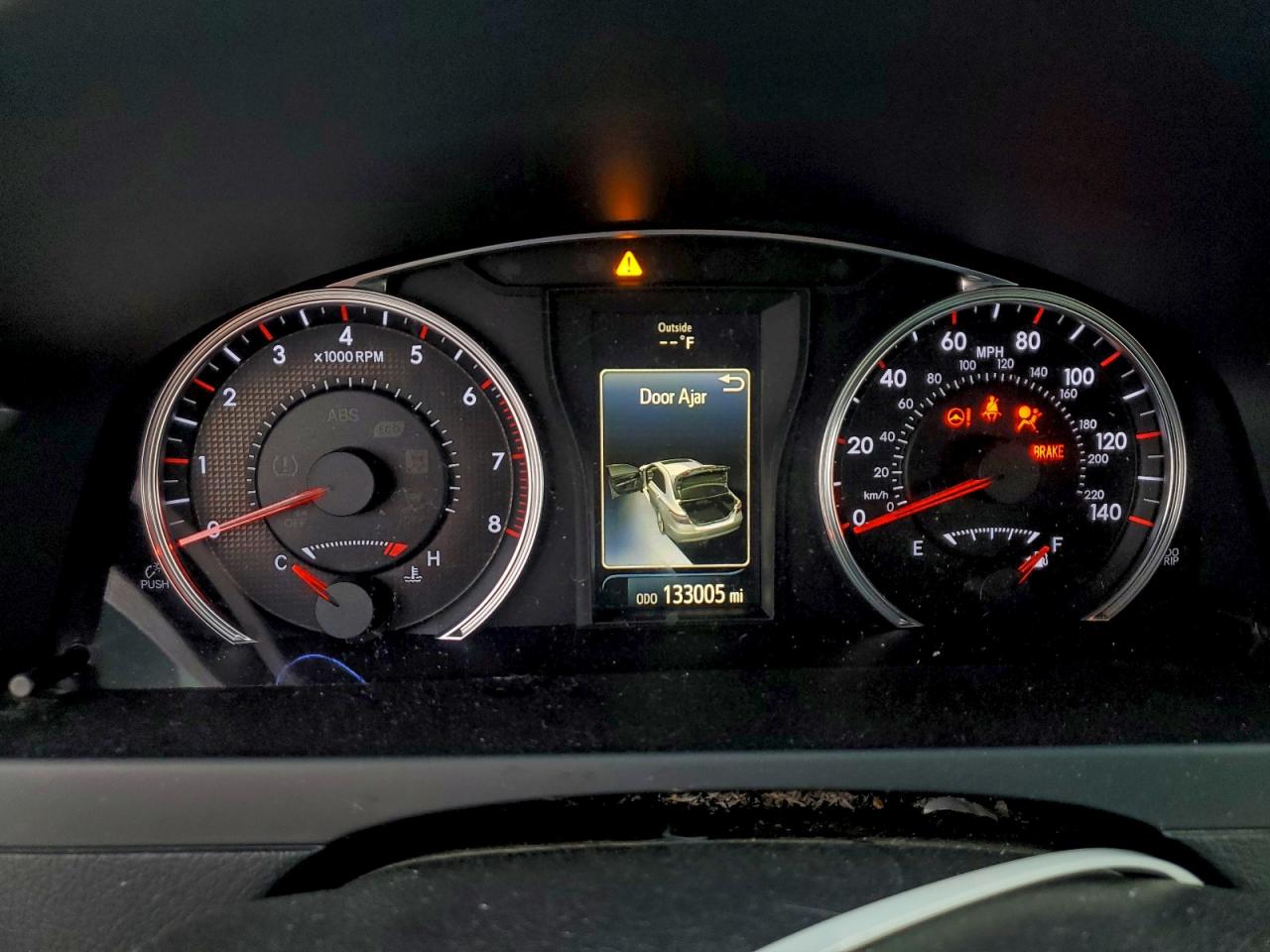2015 TOYOTA CAMRY LE photo 17