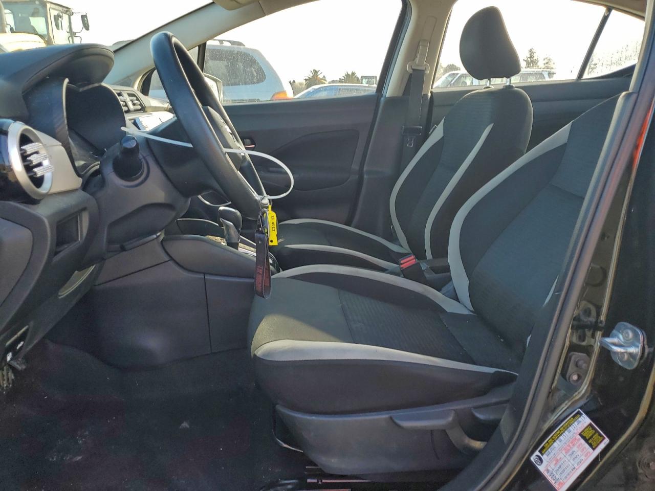 2021 NISSAN VERSA SV photo 19