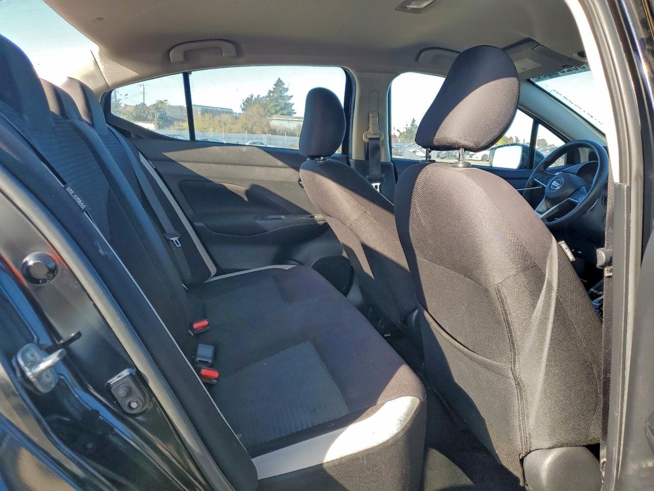 2021 NISSAN VERSA SV photo 28