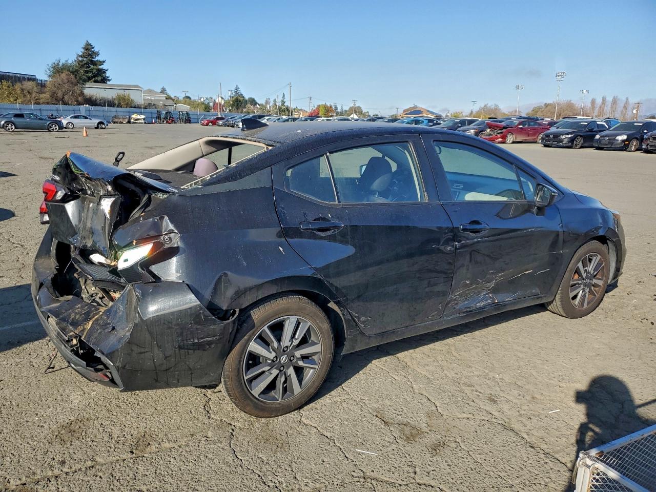 2021 NISSAN VERSA SV photo 7