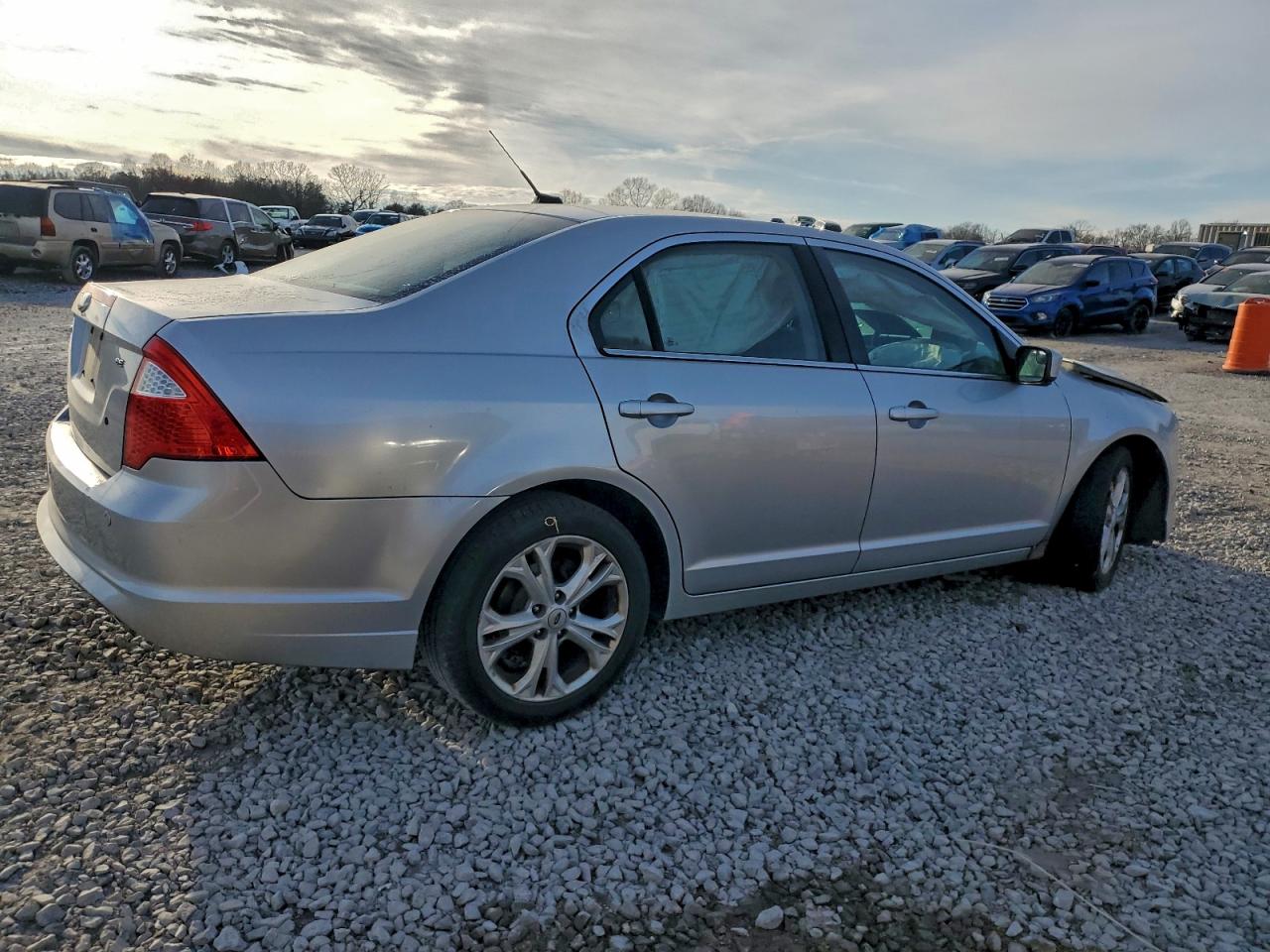 2012 FORD FUSION SE photo 3