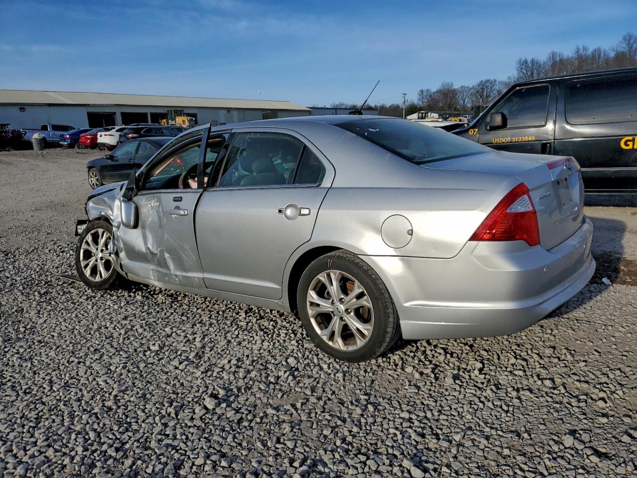 2012 FORD FUSION SE photo 2