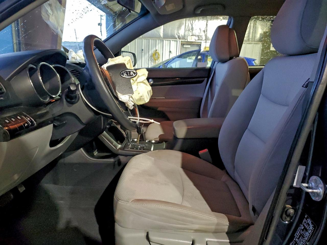 2012 KIA SORENTO BASE photo 7