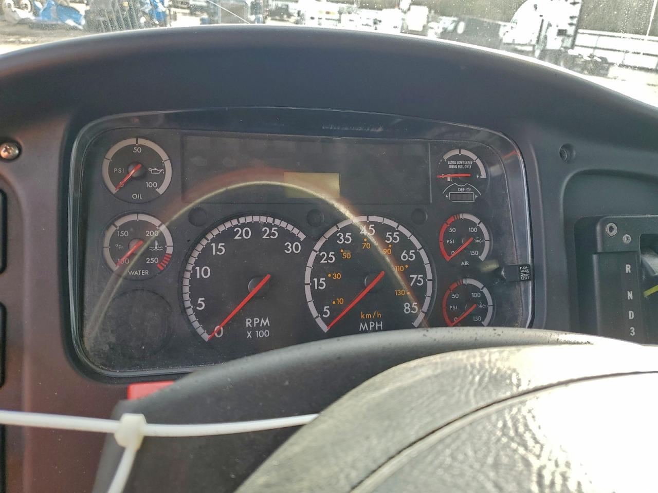 2015 FREIGHTLINER BUSINESS CLASS M2 BOX TRUCK photo 22