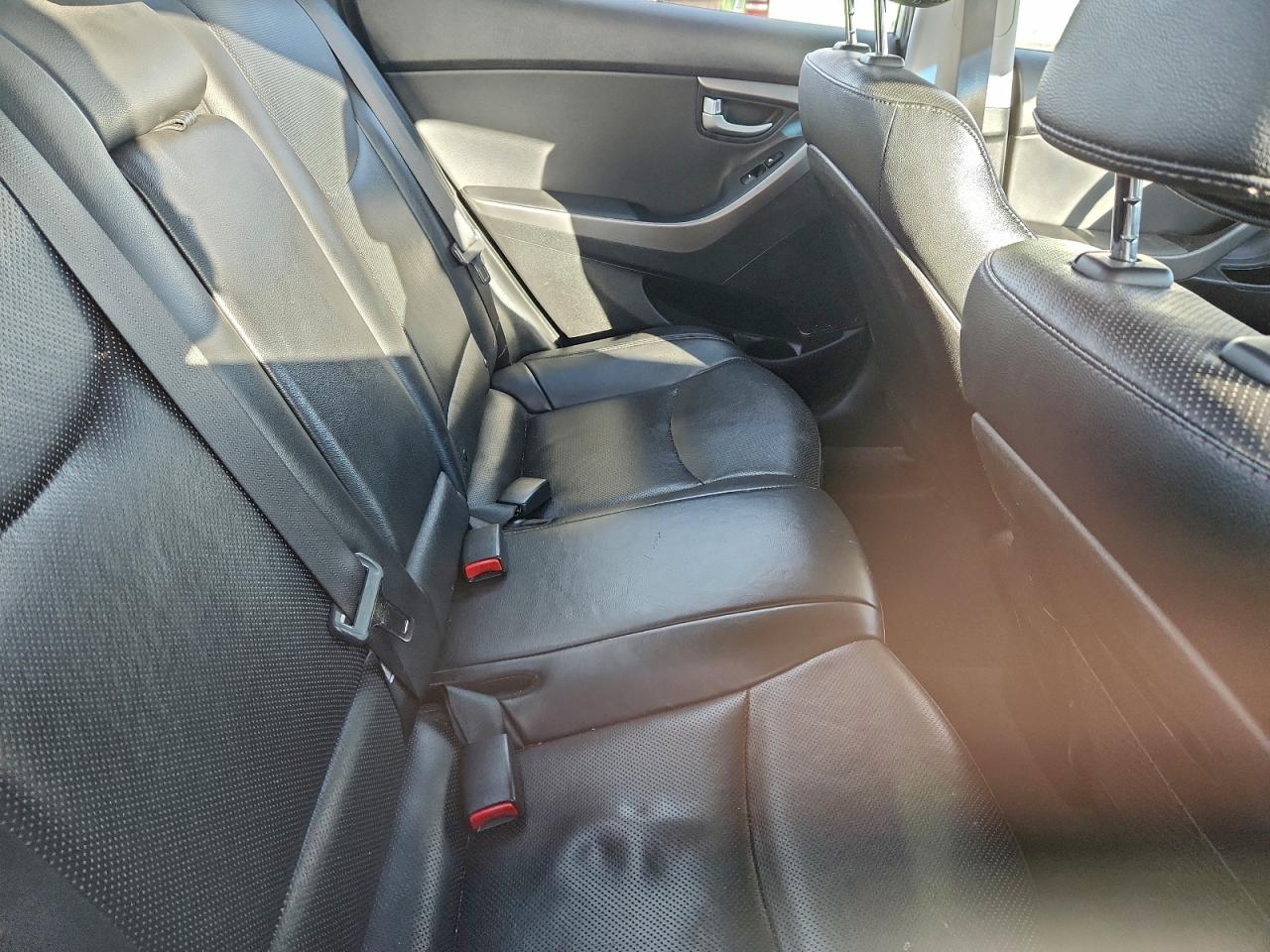 2014 HYUNDAI ELANTRA SE photo 28