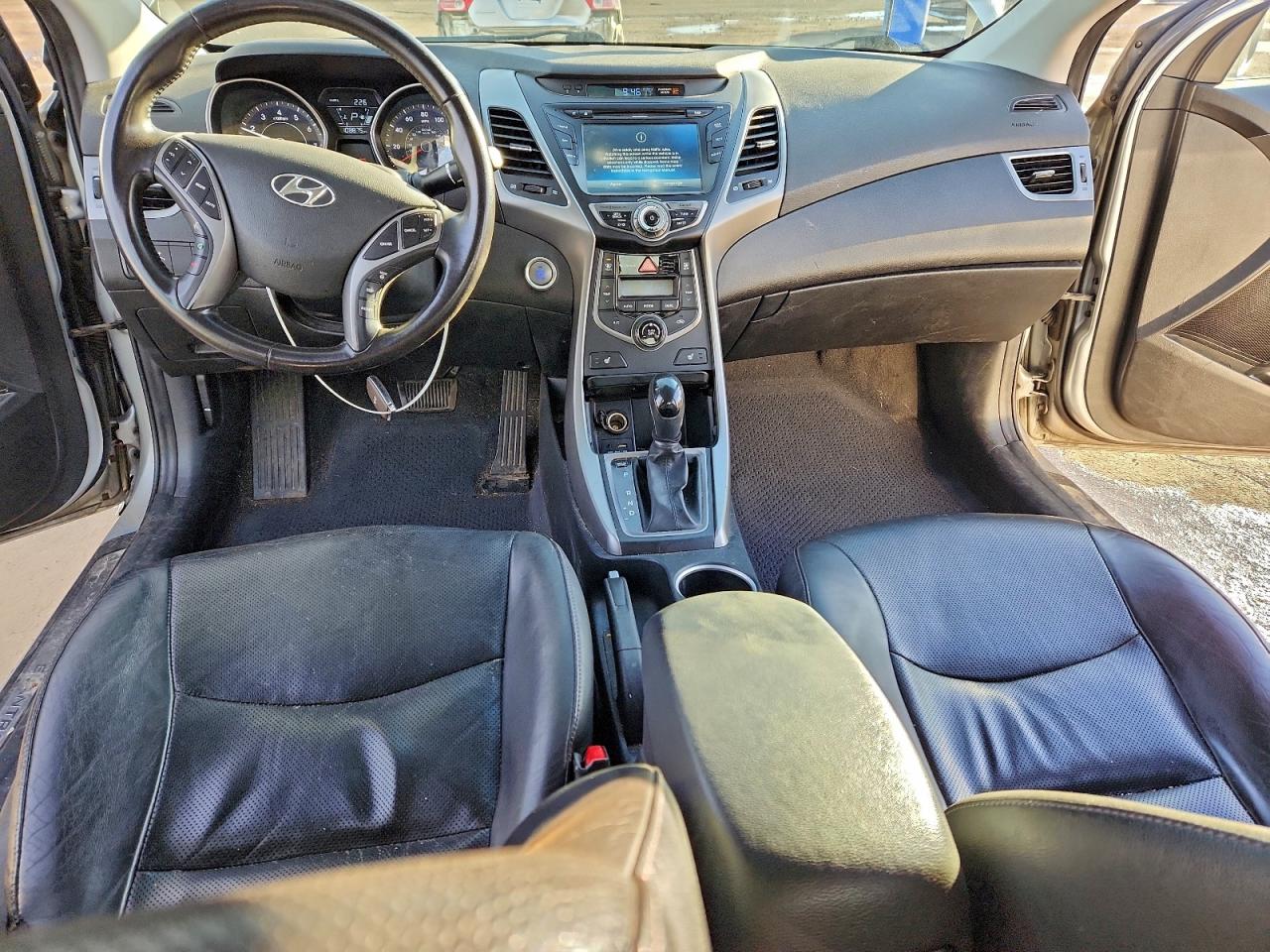 2014 HYUNDAI ELANTRA SE photo 22