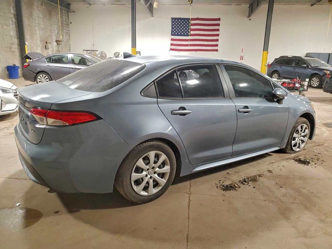 2020 TOYOTA COROLLA LE photo 3