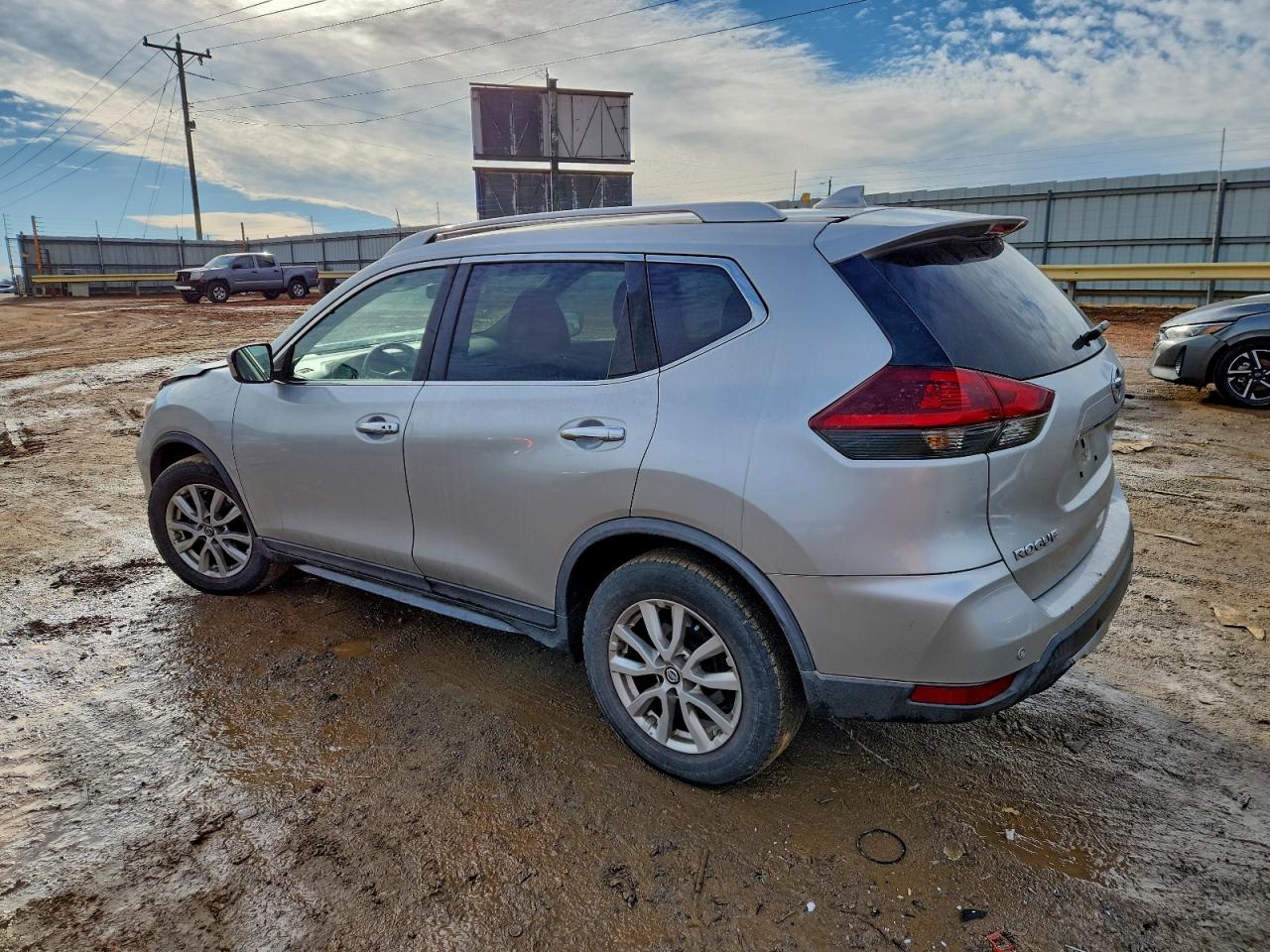 2019 NISSAN ROGUE S photo 5