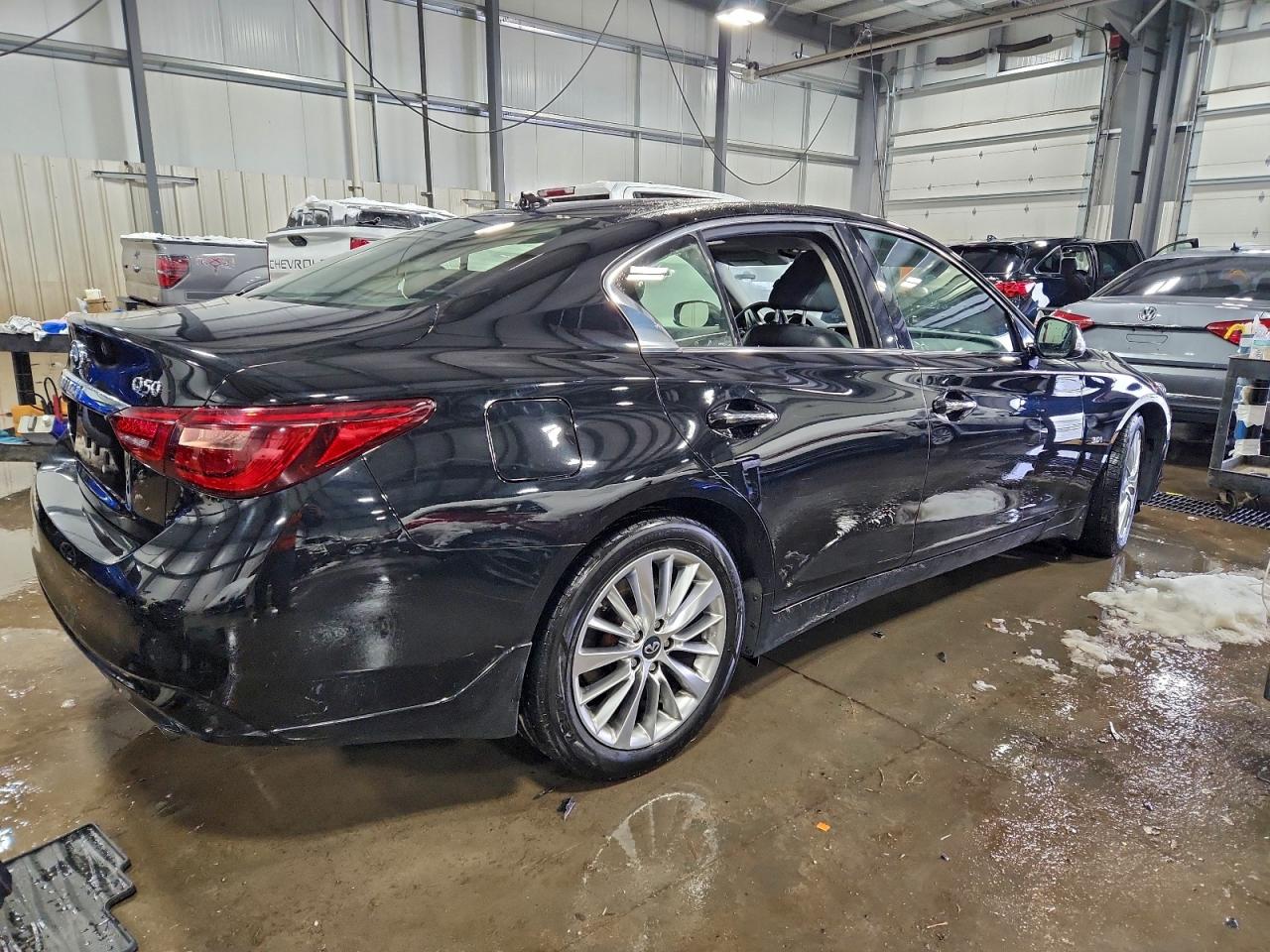 2018 INFINITI Q50 LUXE photo 7