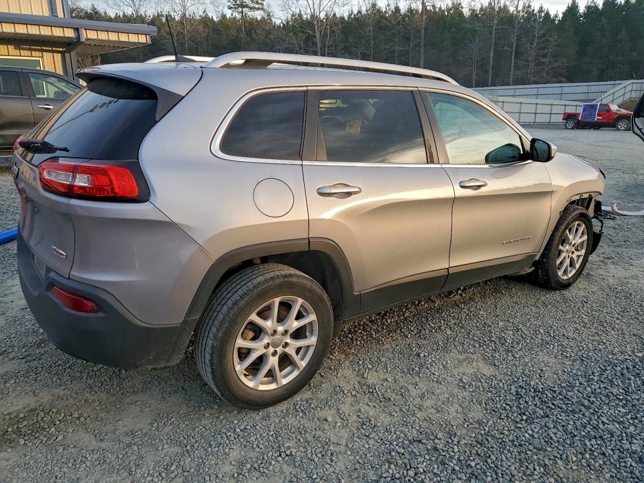 2017 JEEP CHEROKEE LATITUDE photo 3