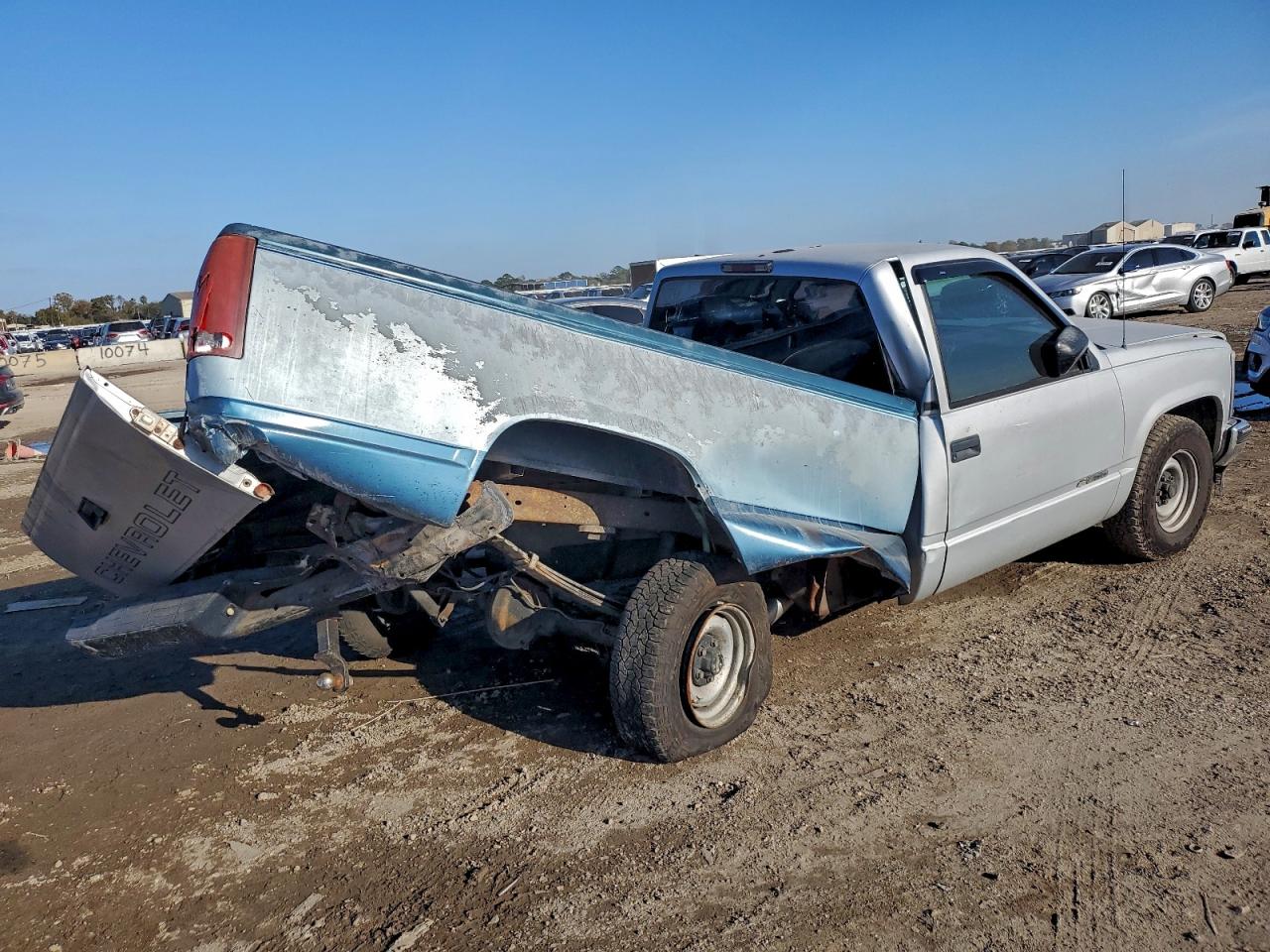 1994 CHEVROLET GMT-400 C1500 photo 3