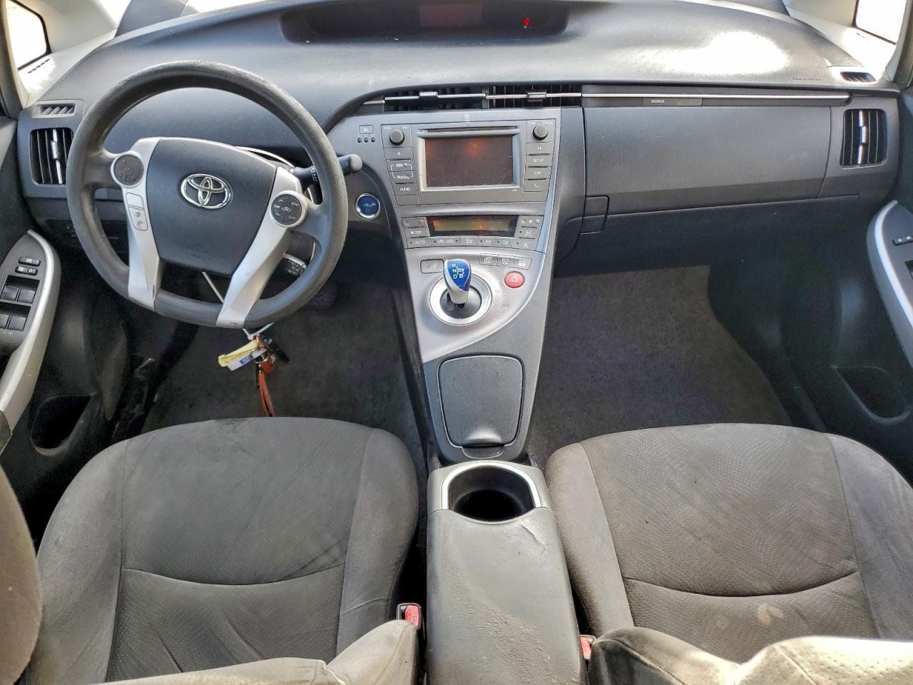 2014 TOYOTA PRIUS photo 29