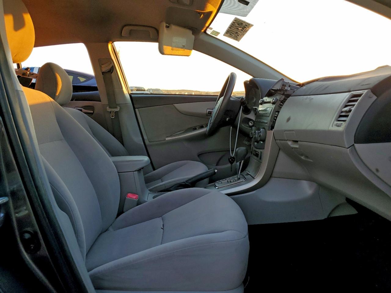 2011 TOYOTA COROLLA BASE photo 19