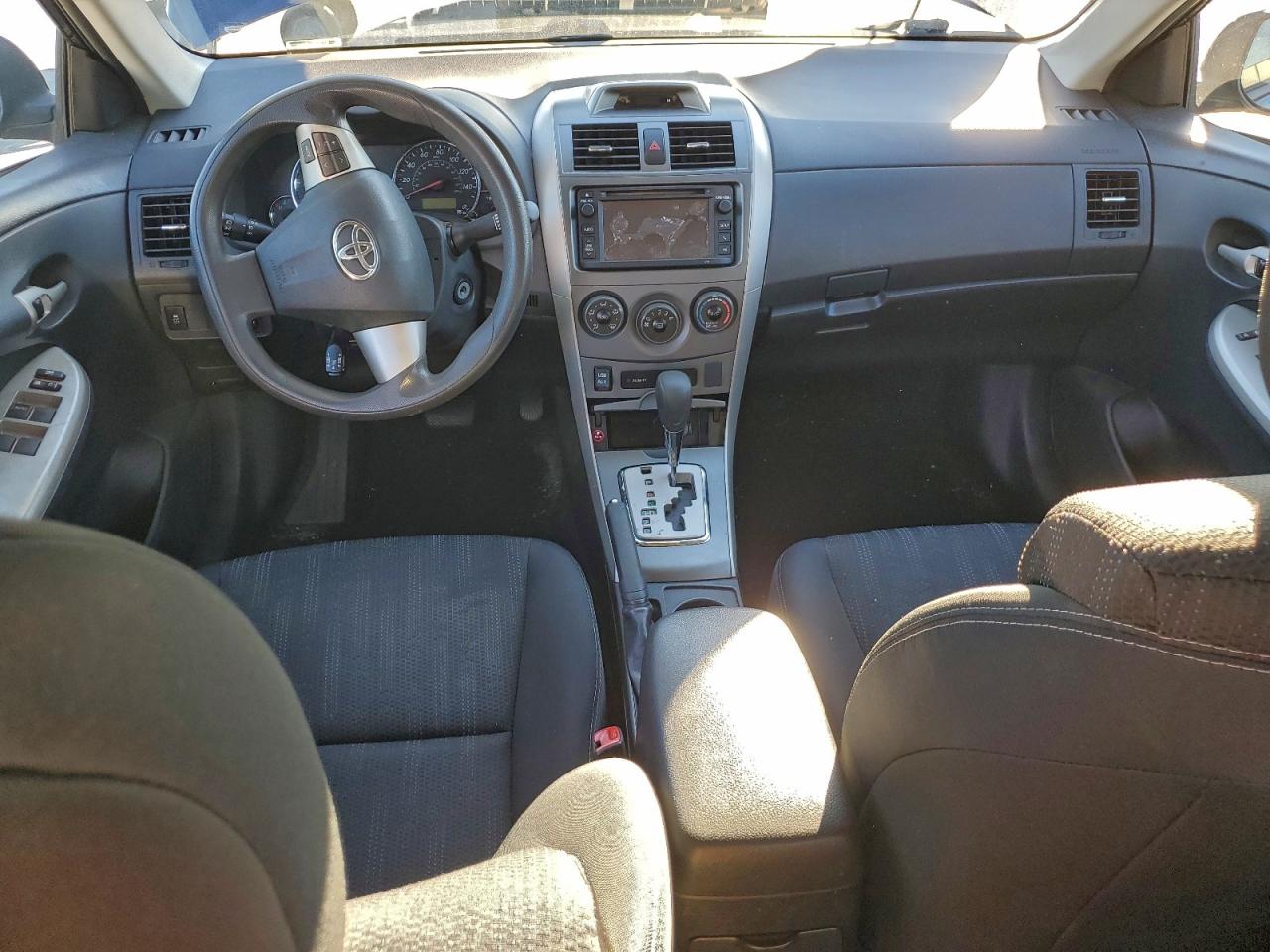 2013 TOYOTA COROLLA BASE photo 15