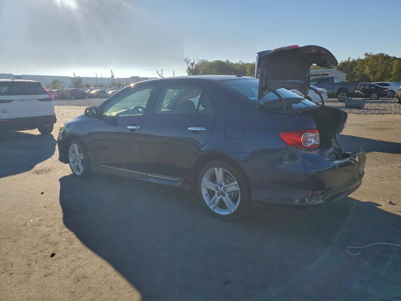 2013 TOYOTA COROLLA BASE photo 3