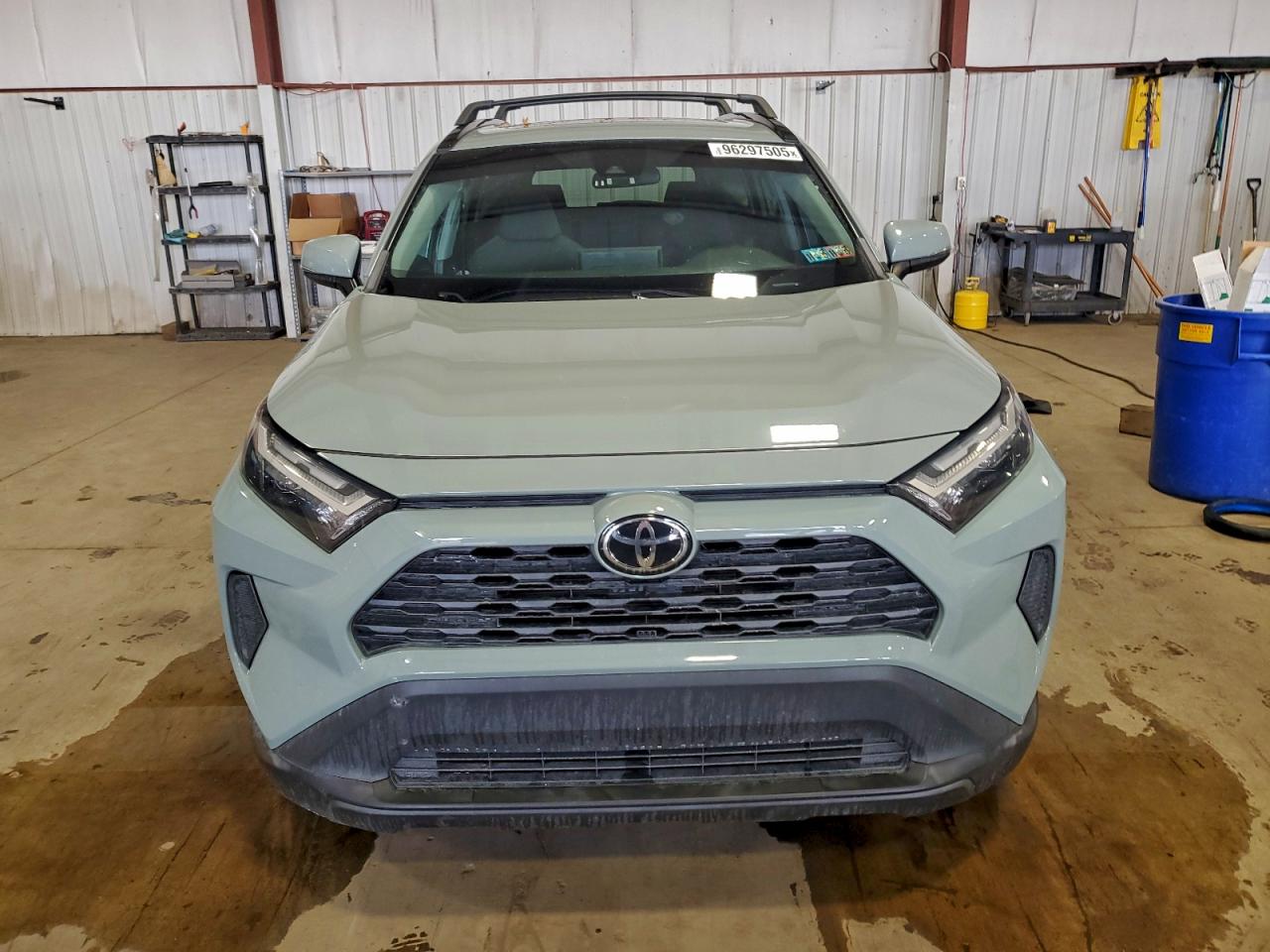 2022 TOYOTA RAV4 XLE photo 13