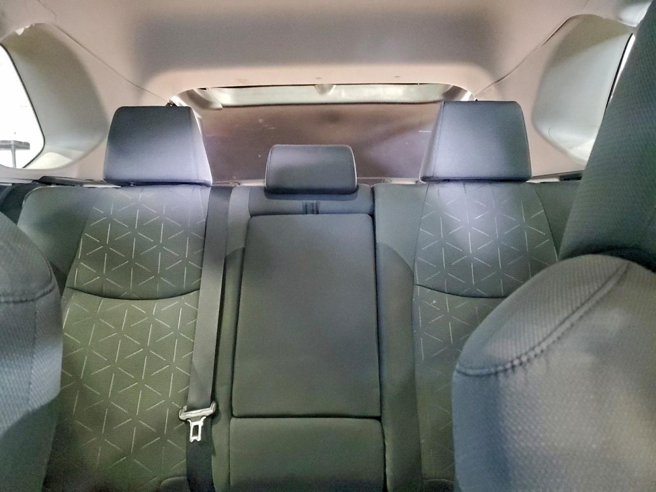 2022 TOYOTA RAV4 XLE photo 28