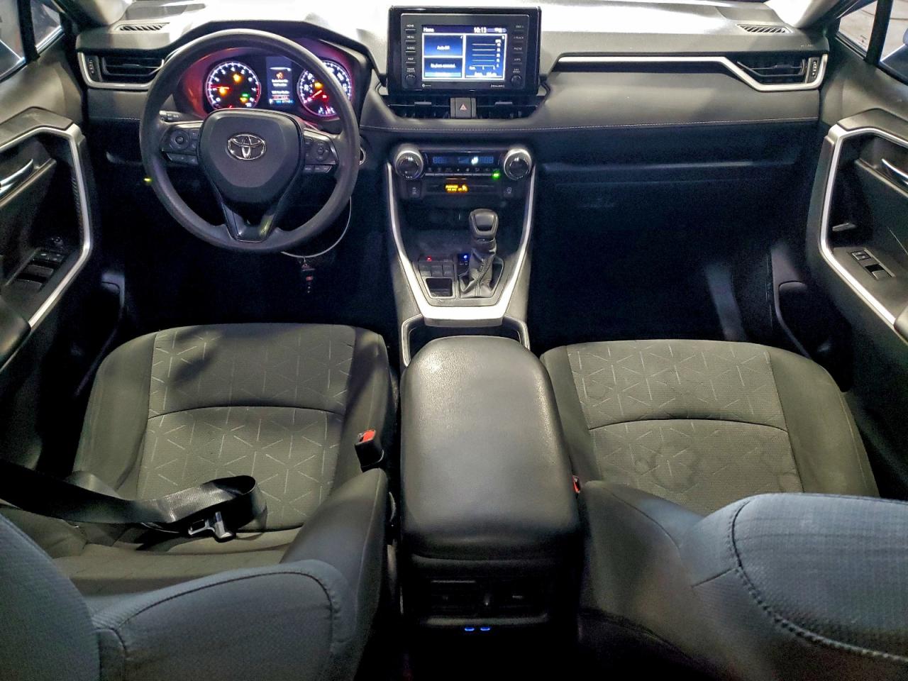 2022 TOYOTA RAV4 XLE photo 22