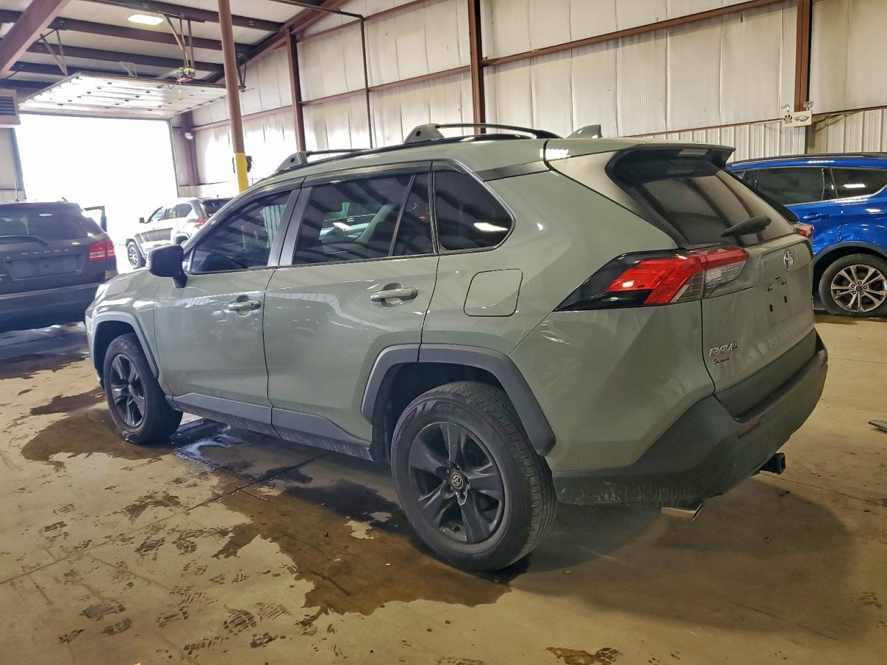 2022 TOYOTA RAV4 XLE photo 4